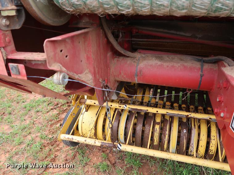 image for item DG3460 2003 New Holland BR780 round baler
