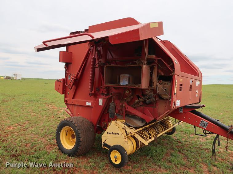 image for item DG3460 2003 New Holland BR780 round baler