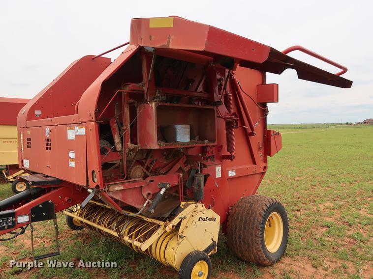 image for item DG3460 2003 New Holland BR780 round baler