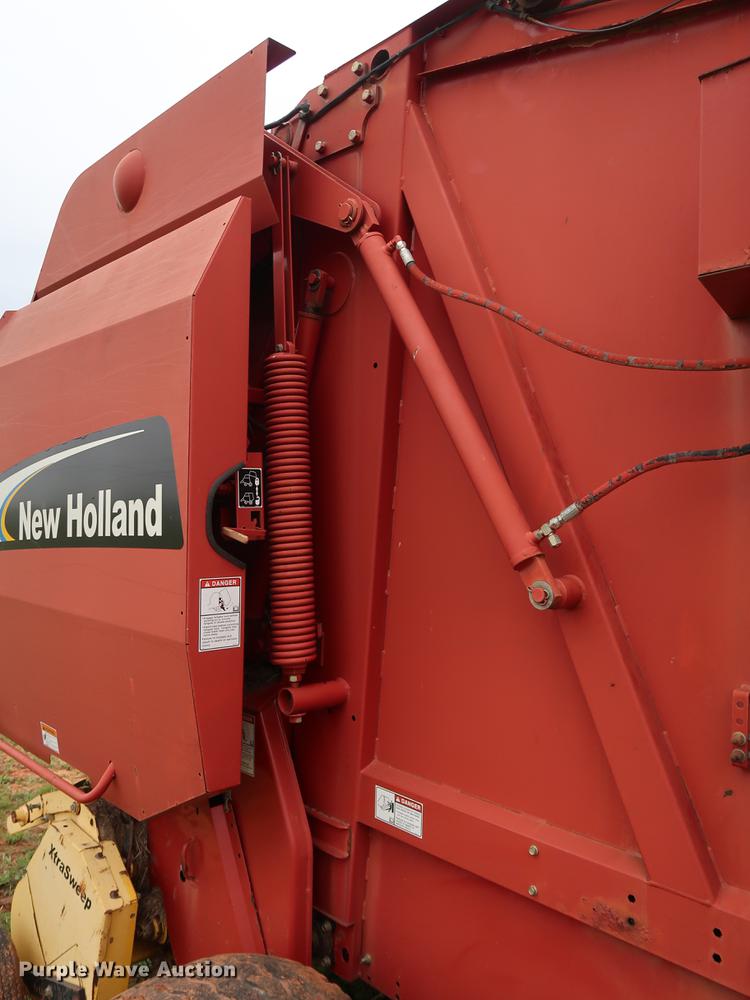 image for item DG3460 2003 New Holland BR780 round baler