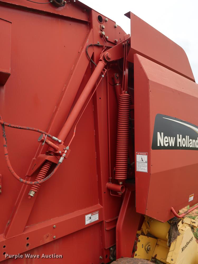 image for item DG3460 2003 New Holland BR780 round baler