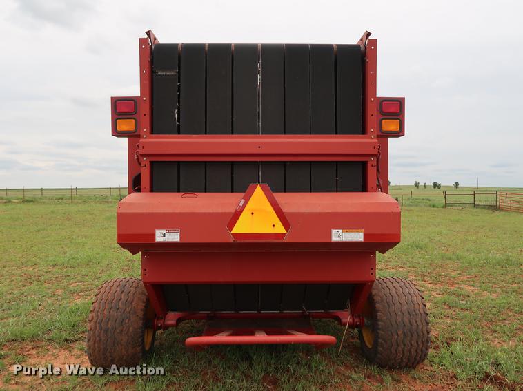 image for item DG3460 2003 New Holland BR780 round baler