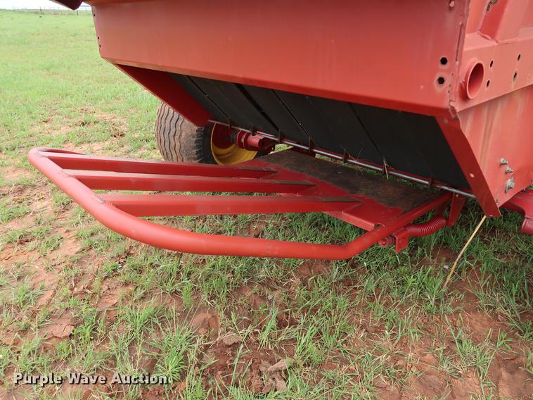 image for item DG3460 2003 New Holland BR780 round baler