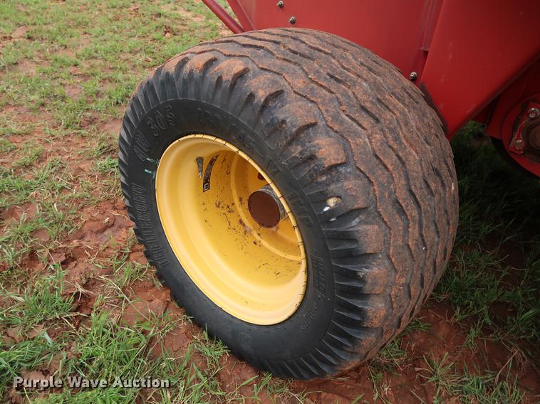 image for item DG3460 2003 New Holland BR780 round baler