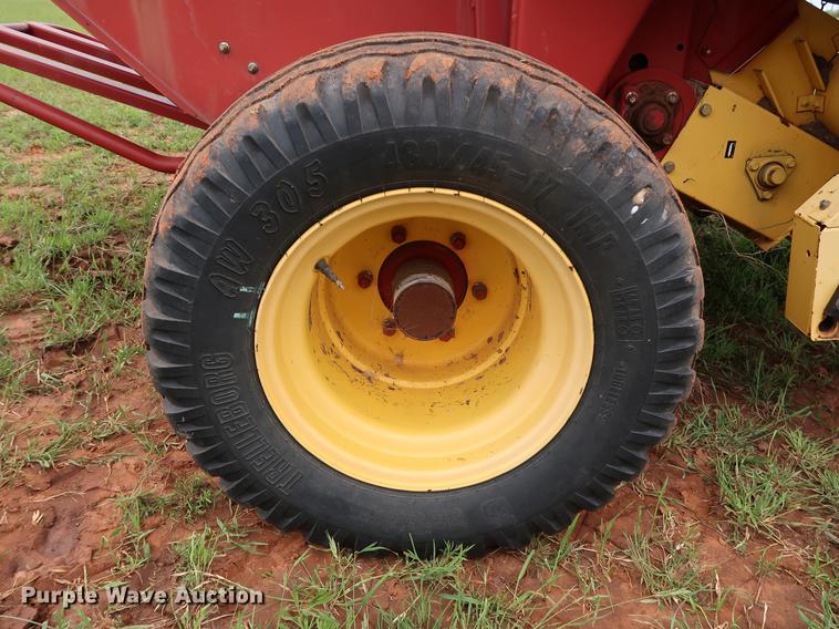 image for item DG3460 2003 New Holland BR780 round baler