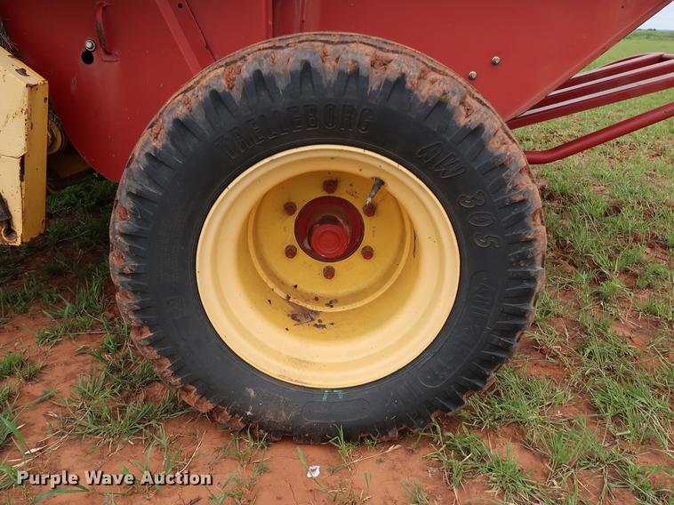 image for item DG3460 2003 New Holland BR780 round baler