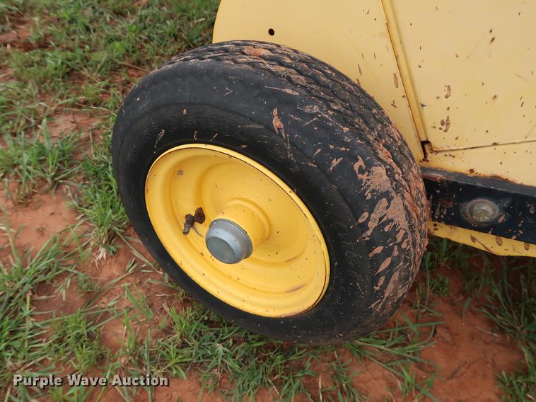 image for item DG3460 2003 New Holland BR780 round baler