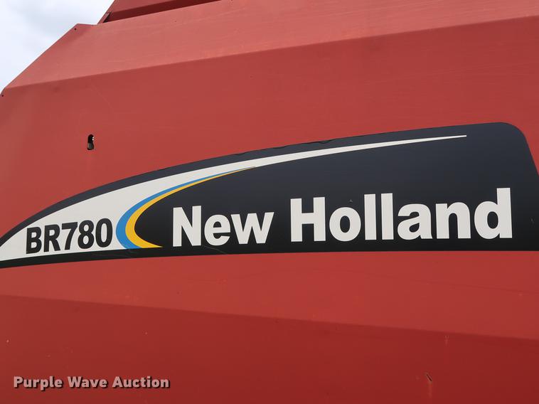 image for item DG3460 2003 New Holland BR780 round baler