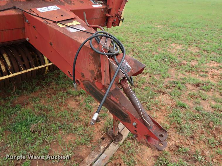 image for item DG3461 1985 New Holland 855 round baler