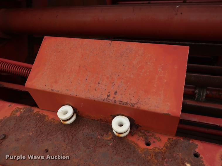 image for item DG3461 1985 New Holland 855 round baler