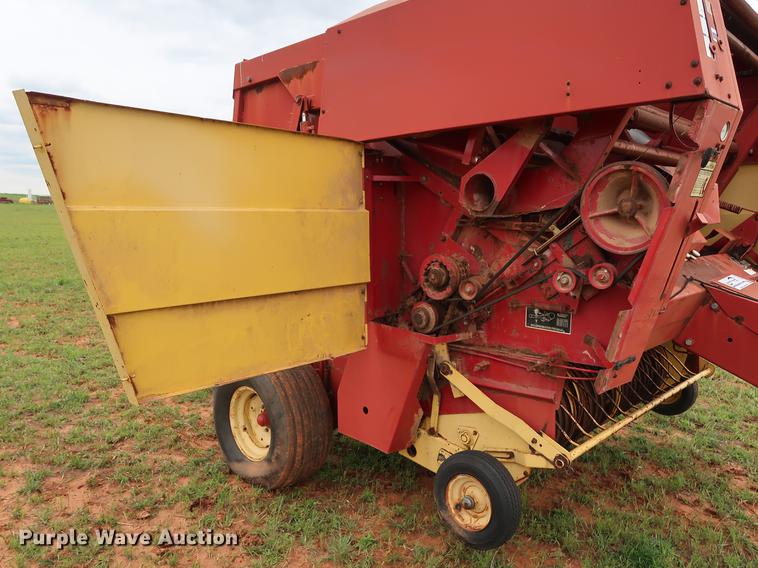 image for item DG3461 1985 New Holland 855 round baler