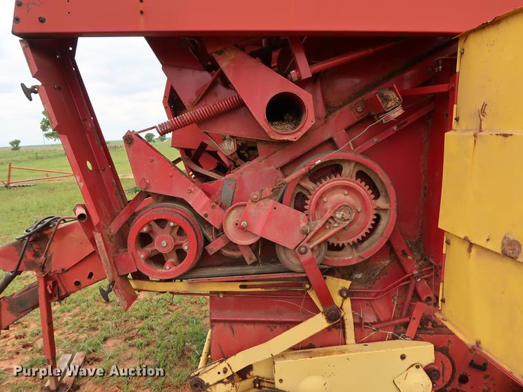 image for item DG3461 1985 New Holland 855 round baler