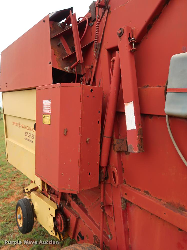 image for item DG3461 1985 New Holland 855 round baler
