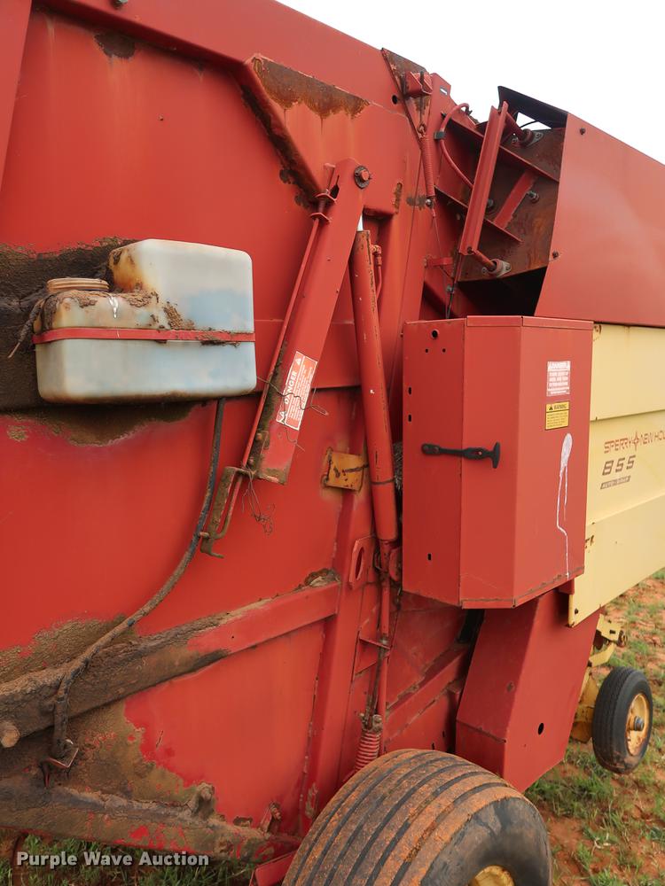 image for item DG3461 1985 New Holland 855 round baler