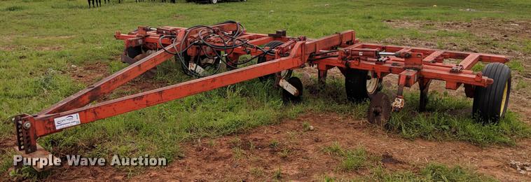 image for item DG3463 Richardson AD Flex stubble mulch sweep plow