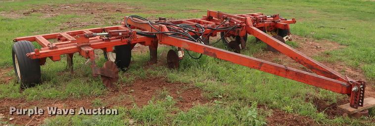 image for item DG3463 Richardson AD Flex stubble mulch sweep plow