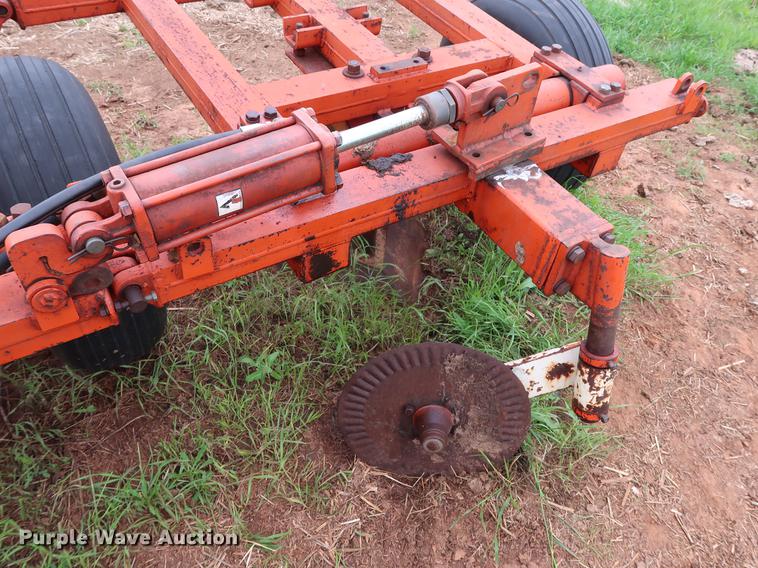 image for item DG3463 Richardson AD Flex stubble mulch sweep plow