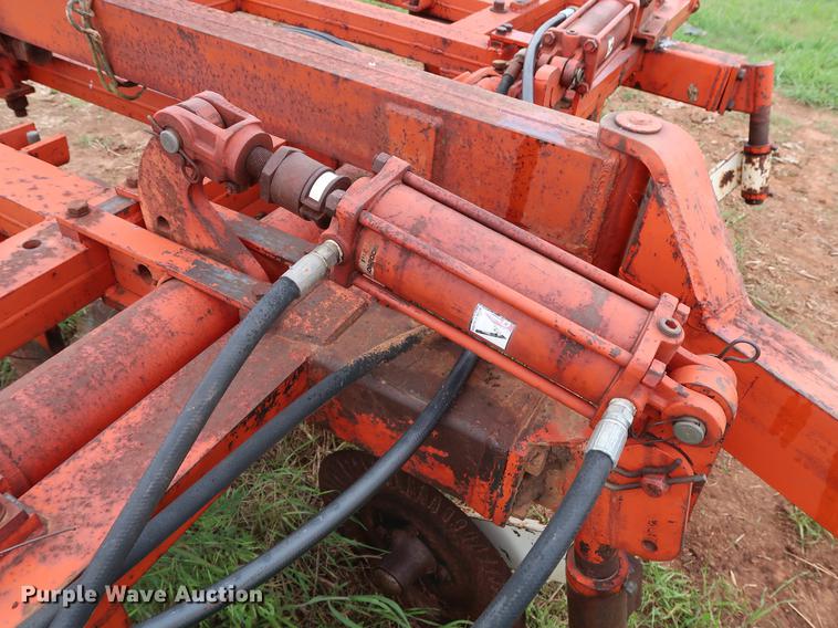 image for item DG3463 Richardson AD Flex stubble mulch sweep plow