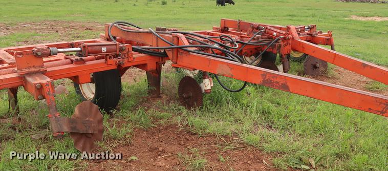 image for item DG3463 Richardson AD Flex stubble mulch sweep plow