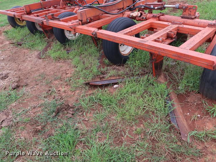 image for item DG3463 Richardson AD Flex stubble mulch sweep plow