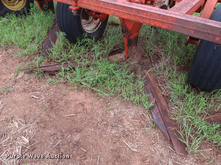 image for item DG3463 Richardson AD Flex stubble mulch sweep plow