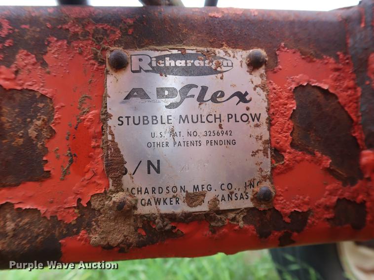 image for item DG3463 Richardson AD Flex stubble mulch sweep plow