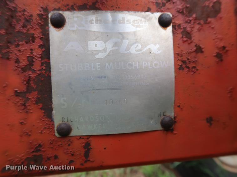 image for item DG3463 Richardson AD Flex stubble mulch sweep plow