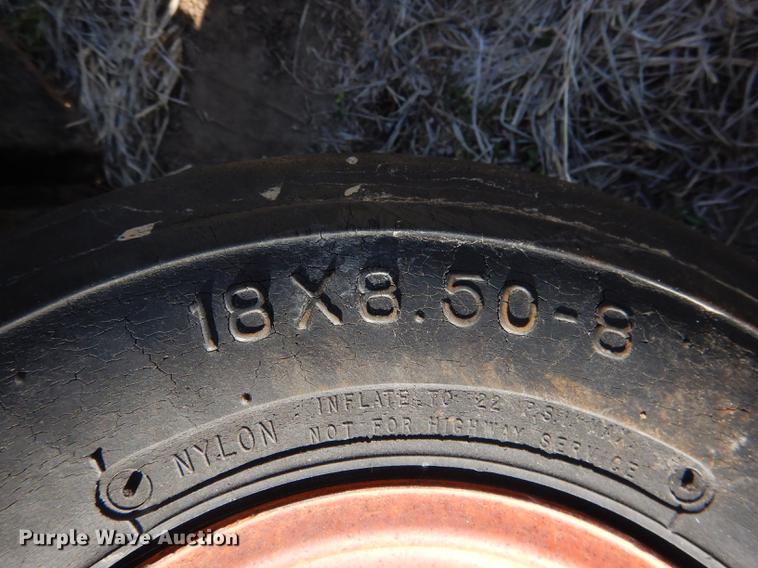 image for item DG5780 John Deere 222 head with Raki UD pickup head