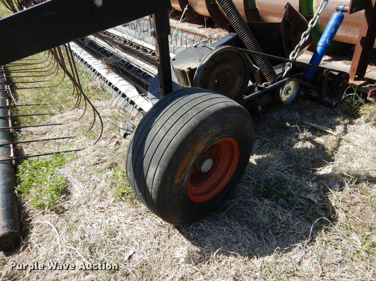 image for item DG5780 John Deere 222 head with Raki UD pickup head