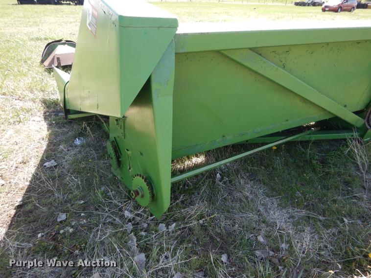 image for item DG5781 John Deere 843 corn head