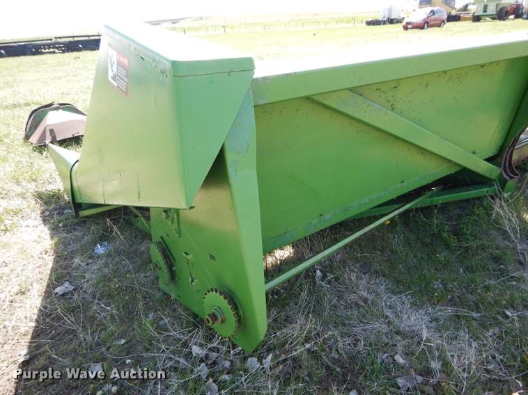 image for item DG5781 John Deere 843 corn head