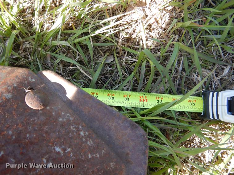 image for item DG5781 John Deere 843 corn head