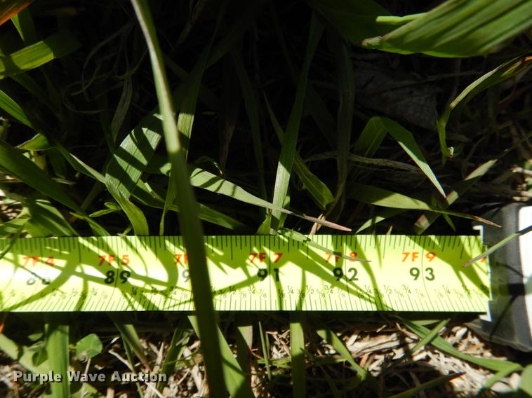 image for item DG5781 John Deere 843 corn head