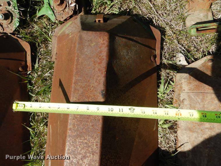 image for item DG5781 John Deere 843 corn head