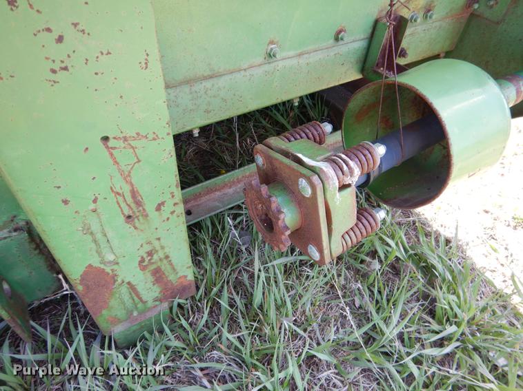 image for item DG5782 John Deere 212 pickup head