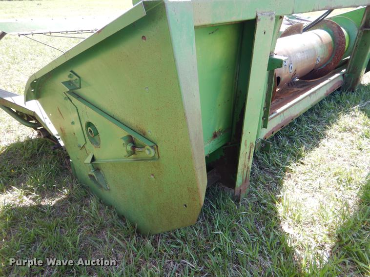 image for item DG5782 John Deere 212 pickup head