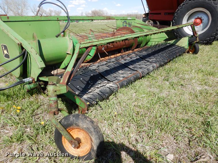 image for item DG5782 John Deere 212 pickup head