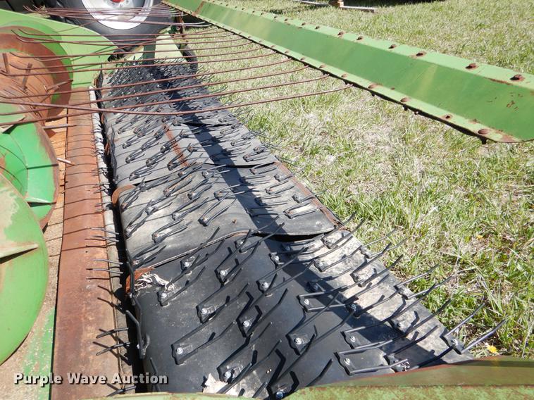 image for item DG5782 John Deere 212 pickup head