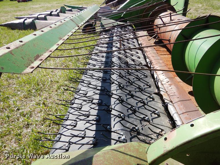 image for item DG5782 John Deere 212 pickup head