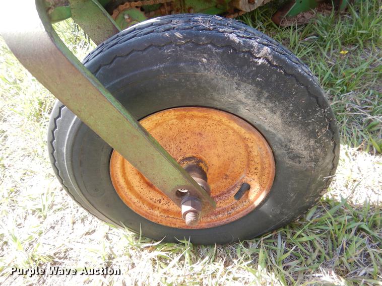 image for item DG5782 John Deere 212 pickup head