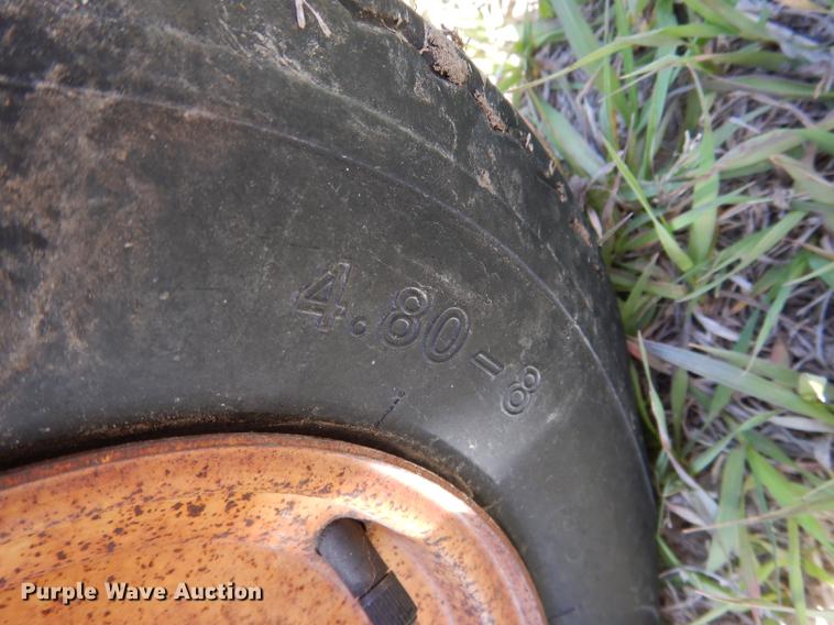 image for item DG5782 John Deere 212 pickup head