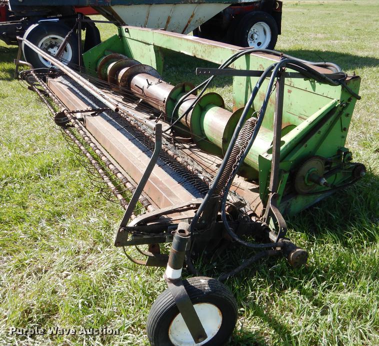 image for item DG5783 John Deere pickup head