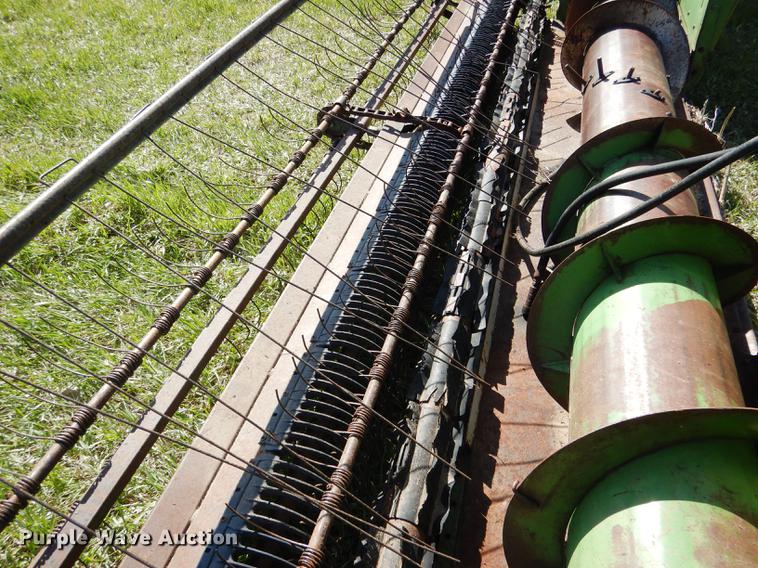 image for item DG5783 John Deere pickup head