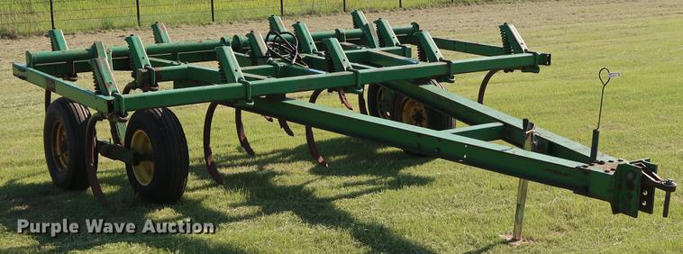 image for item FE9622 John Deere 1610 chisel