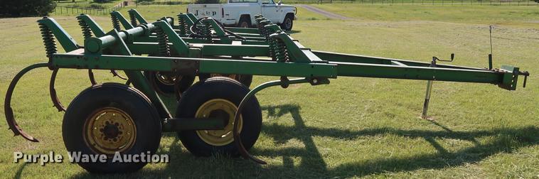 image for item FE9622 John Deere 1610 chisel