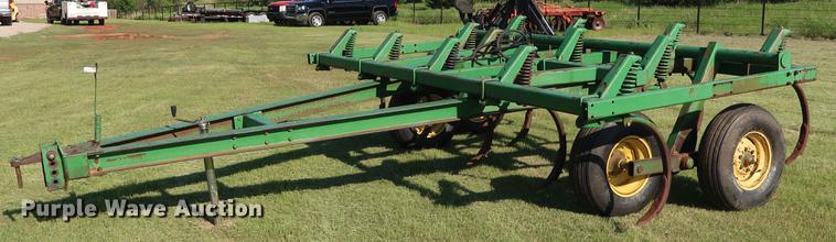 image for item FE9622 John Deere 1610 chisel