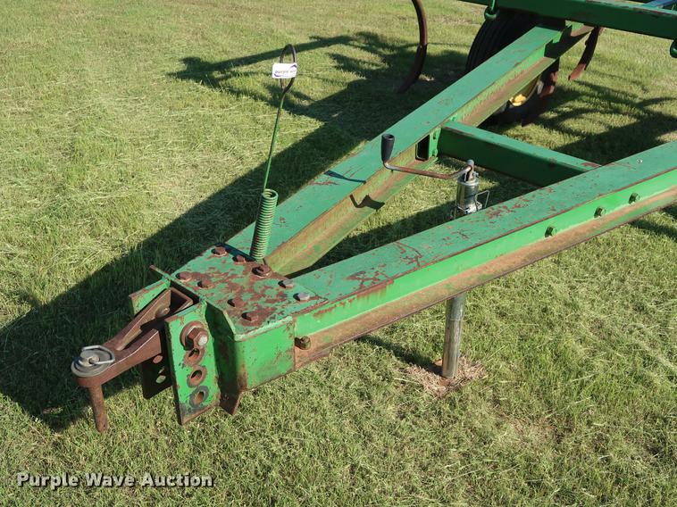 image for item FE9622 John Deere 1610 chisel