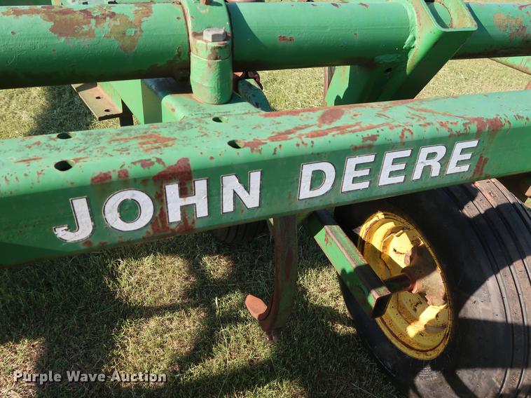 image for item FE9622 John Deere 1610 chisel