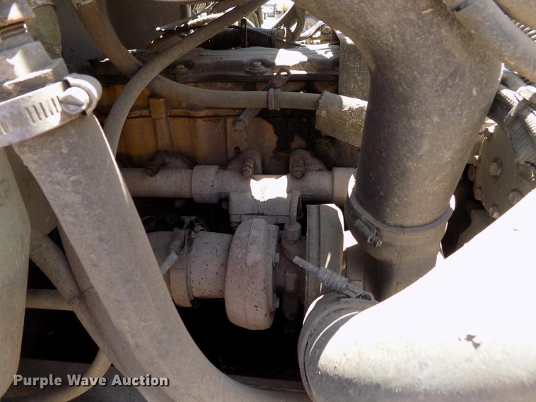 image for item FG9472 2007 Peterbilt 340 feed delivery truck