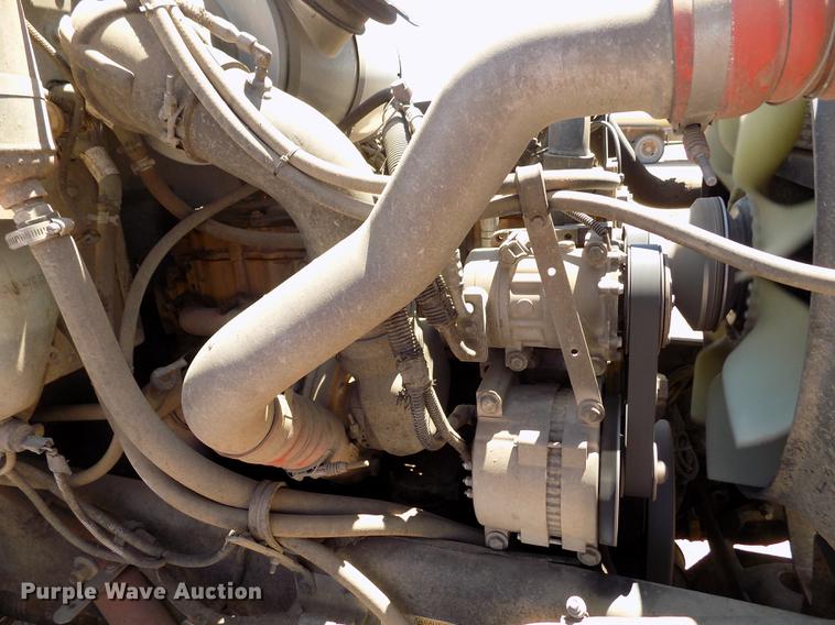 image for item FG9472 2007 Peterbilt 340 feed delivery truck